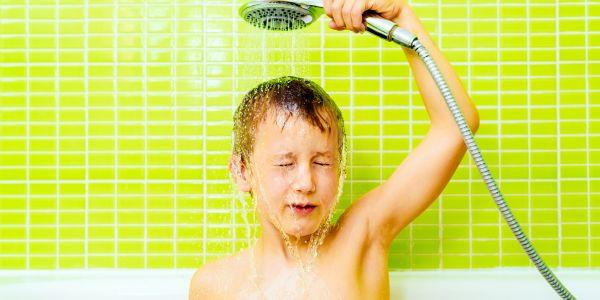 Hot Water vs. Cold Water Bathing in Winter: Benefits and Key Differences